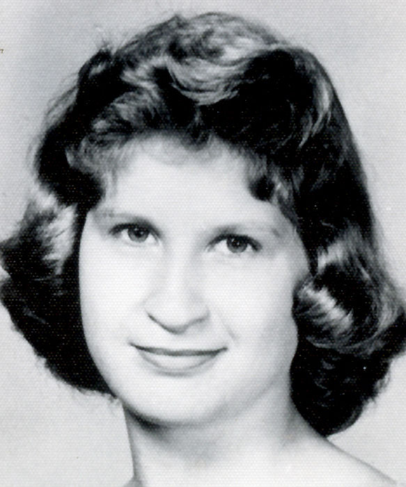 Carolyn Holland.jpg